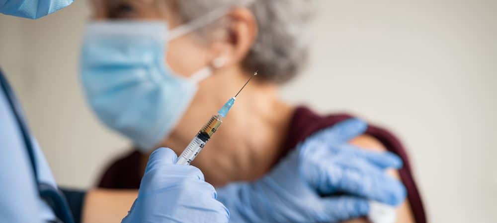 Vacinação para idosos com segunda dose atrasada