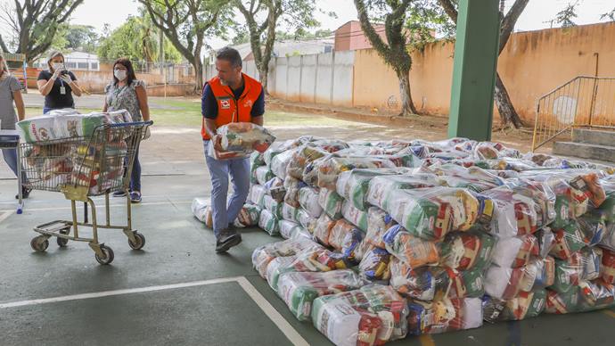 Prefeitura de Sabará fará a última entrega de cestas básicas do Merenda em Casa, a partir do dia 30/11